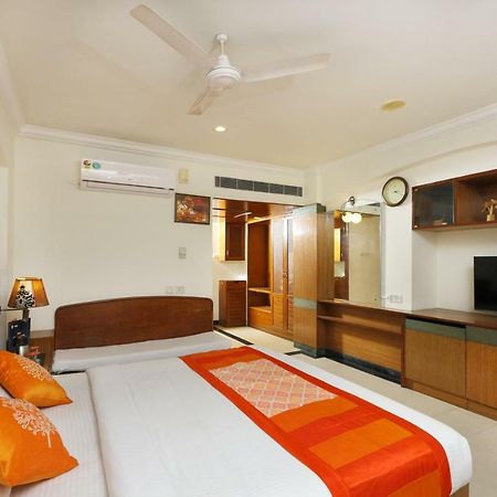 Oyo 1081 Hotel Sindhu International Tirupati Extérieur photo
