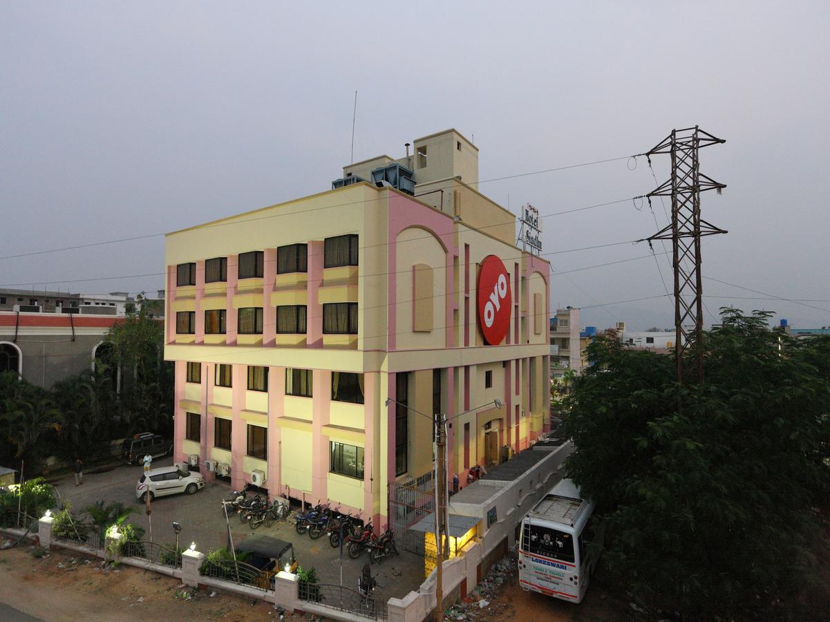 Oyo 1081 Hotel Sindhu International Tirupati Extérieur photo