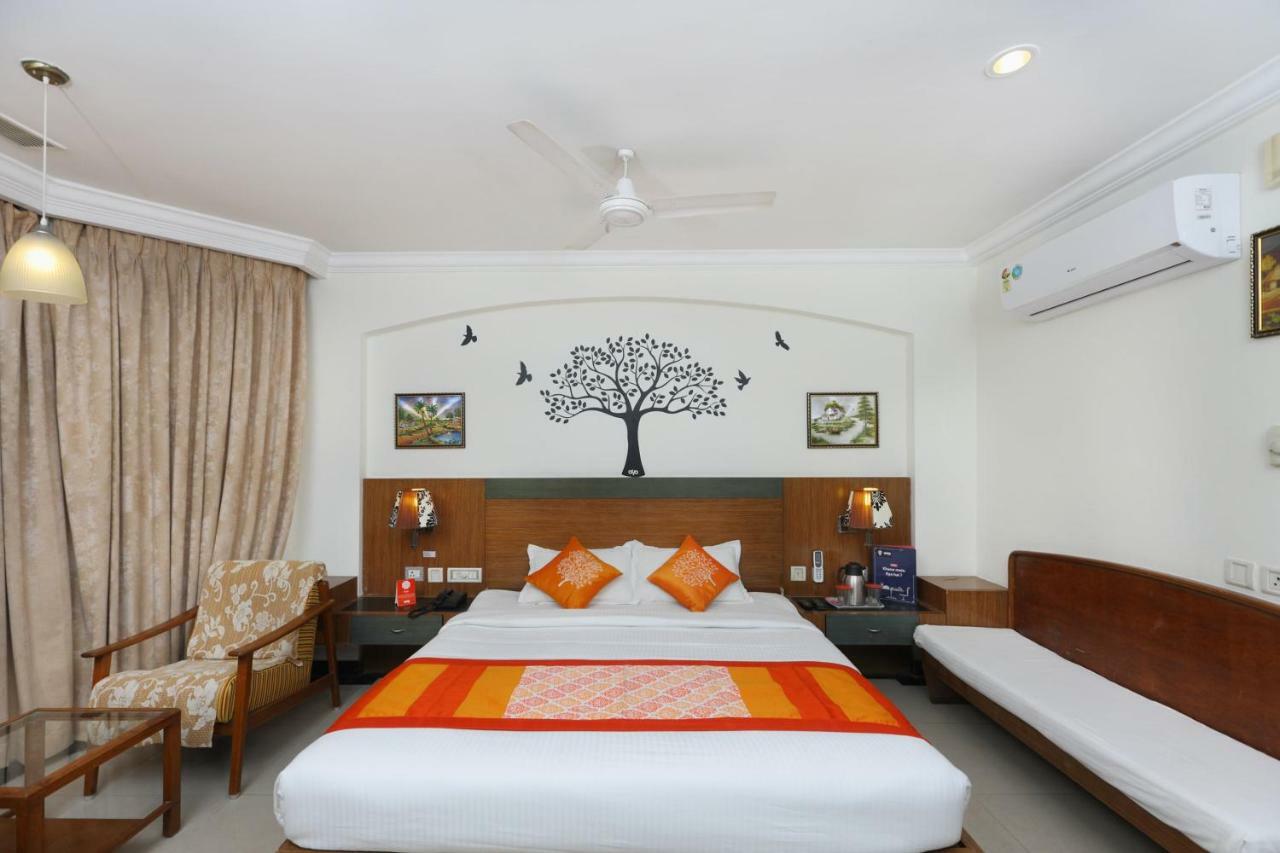 Oyo 1081 Hotel Sindhu International Tirupati Extérieur photo